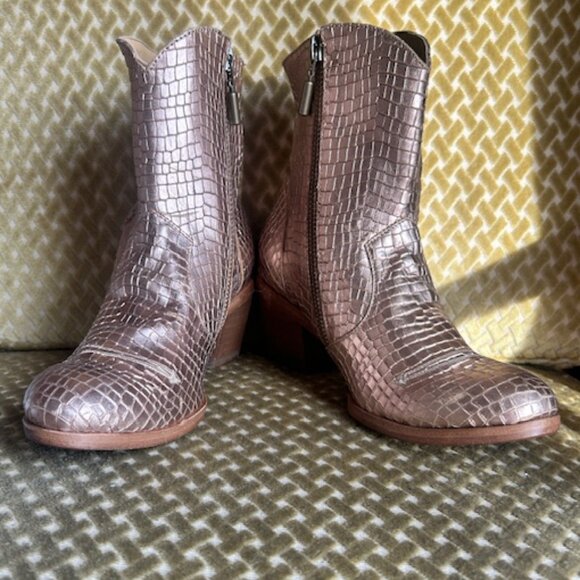 Marco Delli Women's Chenoa Bronze Leather Floral Embroidery Ankle Boots NEW - Picture 16 of 16